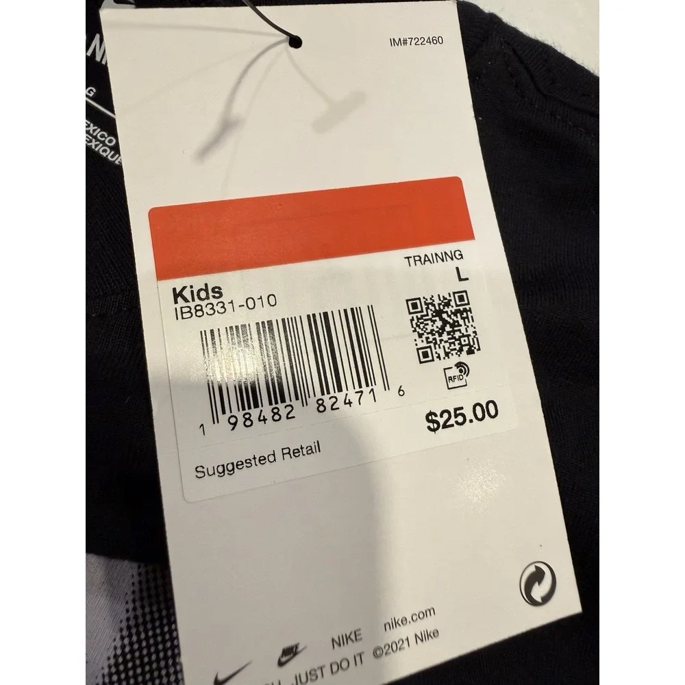 Nike Graphic T-Shirt Kids Large Black Play Attention Football IB8331-010 NEW